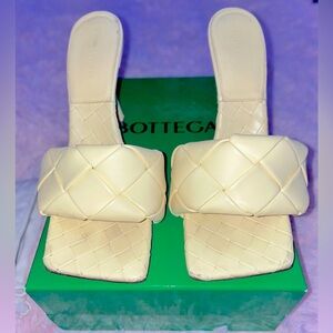 Bottega Veneta LIDO LEATHER MULES